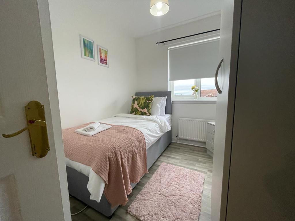 Ferguson House Villa แอร์ดรี ภายนอก รูปภาพ